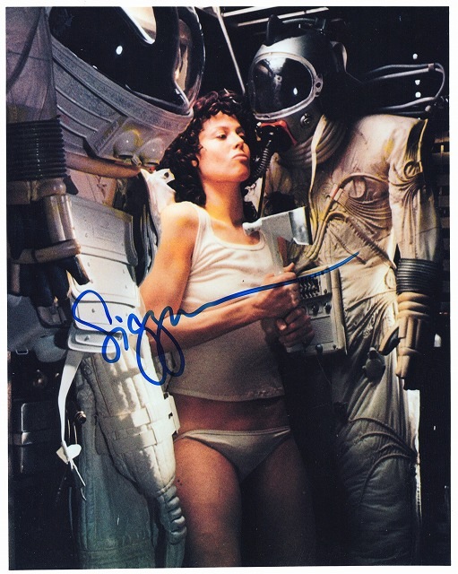 シガニー・ウィーバー直筆サイン入り写真□エイリアン○UACCRD永久保証