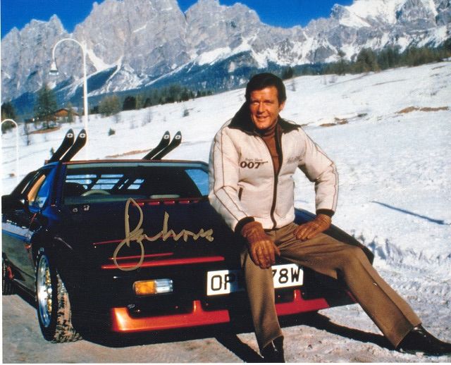 007 ジェームズ ・ボンド ロジャー・ムーア 直筆サイン  カード ロジャー・ムーア直筆サイン入り写真□007 ジェームズボンド