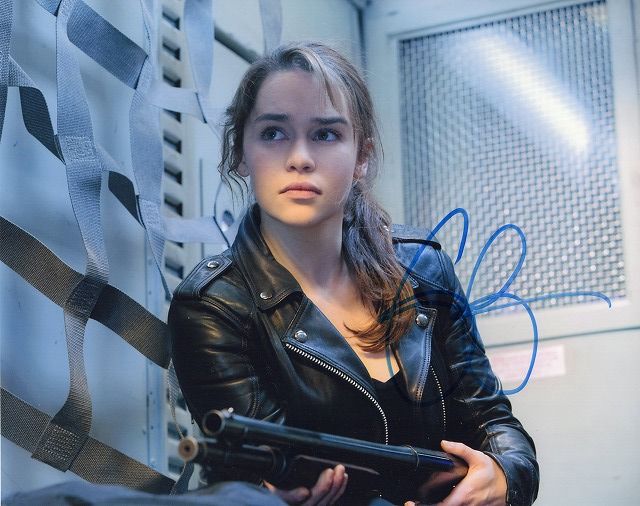 エミリア・クラーク直筆サイン入り写真 …Emilia Clarke エミリア・クラーク直筆サイン入り超大型写真 …Emilia Clarkeの