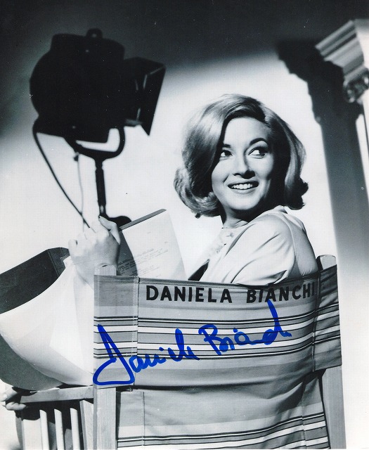 ダニエラ・ビアンキ直筆サイン入り超大型写真…007ロシアより愛をこめて ダニエラ・ビアンキ直筆サイン入り写真□イタリア女優/007 ロシアより