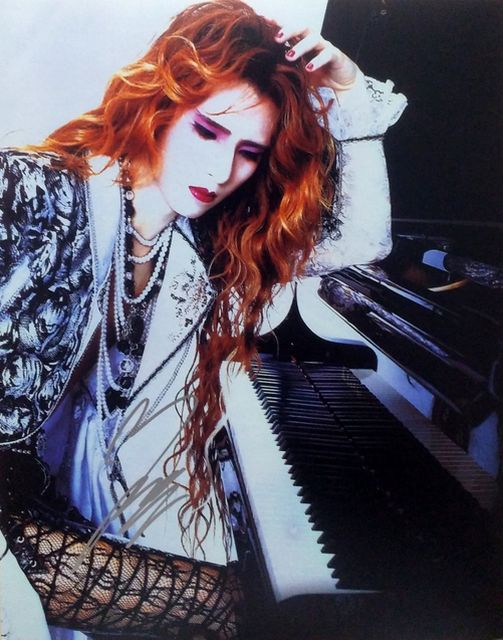 �襷��(YOSHIKI)ľɮ����������̿���X JAPAN�ɥ�ޡ�/�ԥ��˥��ȡ�UACCRD�ʵ��ݾ� 