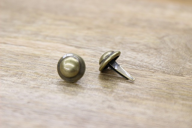 acoページ（57番底ビョウ付き） 割り足底鋲 アンティークゴールド 14mm 2個入り [K]の通販 | SWANY