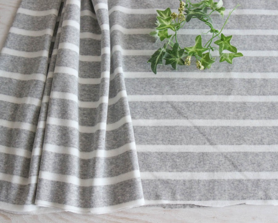 ニット生地 天竺 先染めコットン 帆布 花柄 リネン 日本製 まとめ 未使用 ニット生地 花柄⁄全2色綿100％天竺ニット 透け感やや有