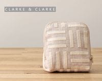 底タックのポーチ（中）P949 やすらぎオリーブ　アイボリー ☆【CLARKE & CLARKE】BELLEVER/Mineral シェル型ポーチ(M