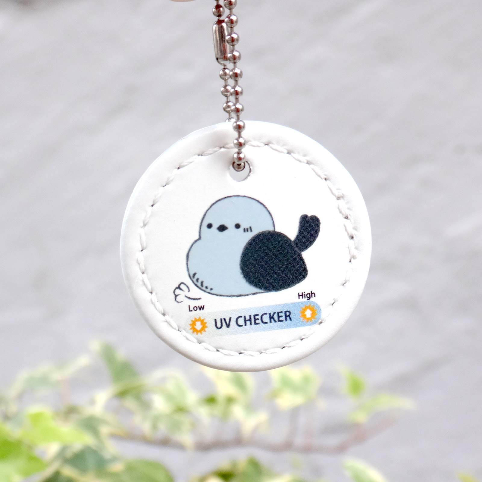 【大王製作所オリジナル】PU製 合皮レザー プレートチャーム UVブルー 紫外線変色タイプ シマエナガ/太陽