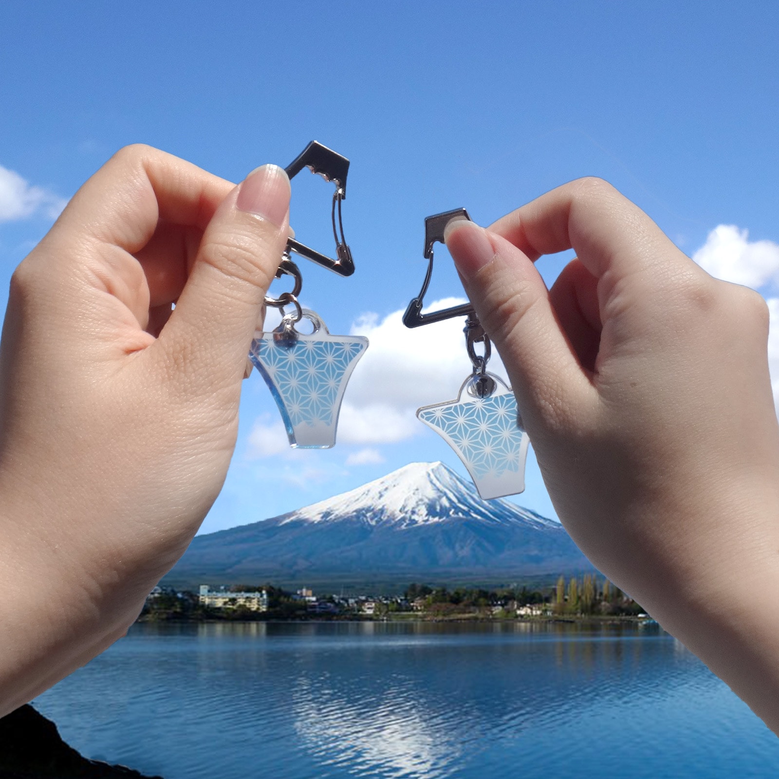 富士山キーホルダー アクリルチャーム 台紙入り 逆さ富士 レッド 赤富士