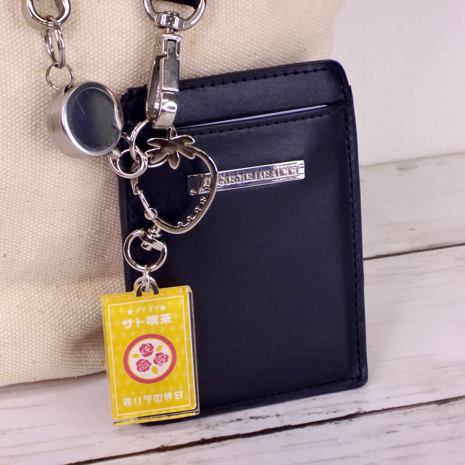 チャームフック いちご型 シルバー