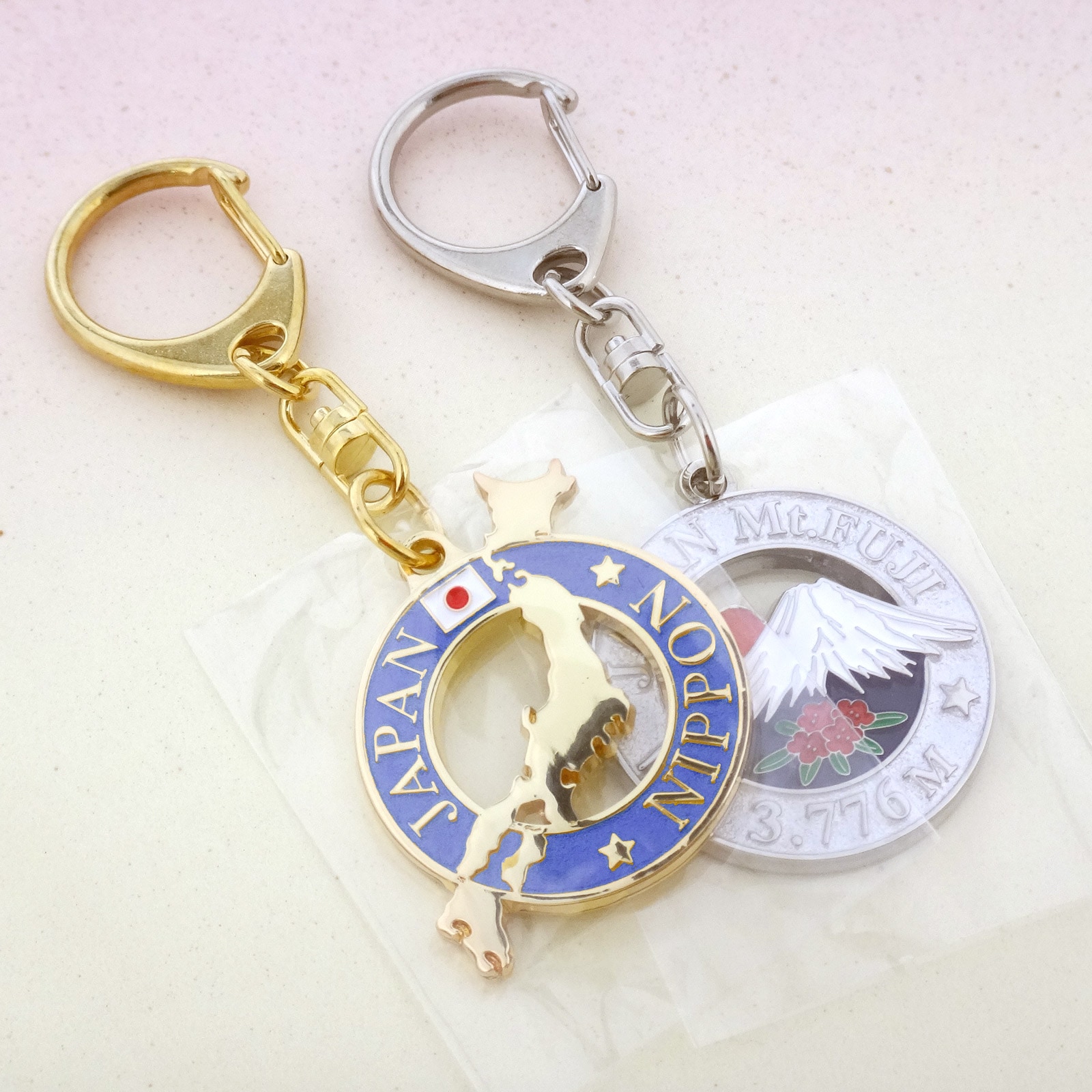 日本のお土産 観光 メタル キーホルダー No.104 日本地図透かし