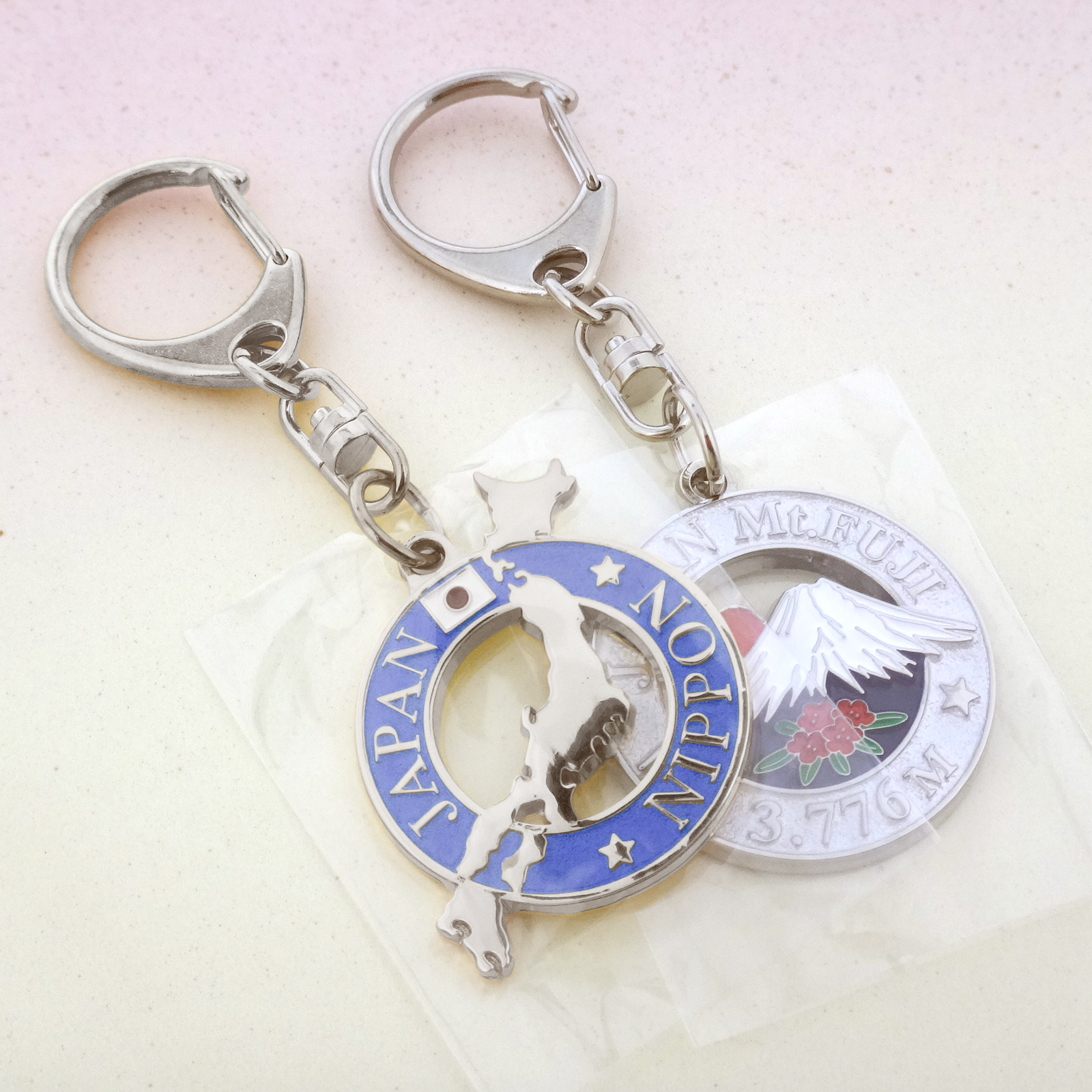 日本のお土産 観光 メタル キーホルダー No.105 日本地図透かし