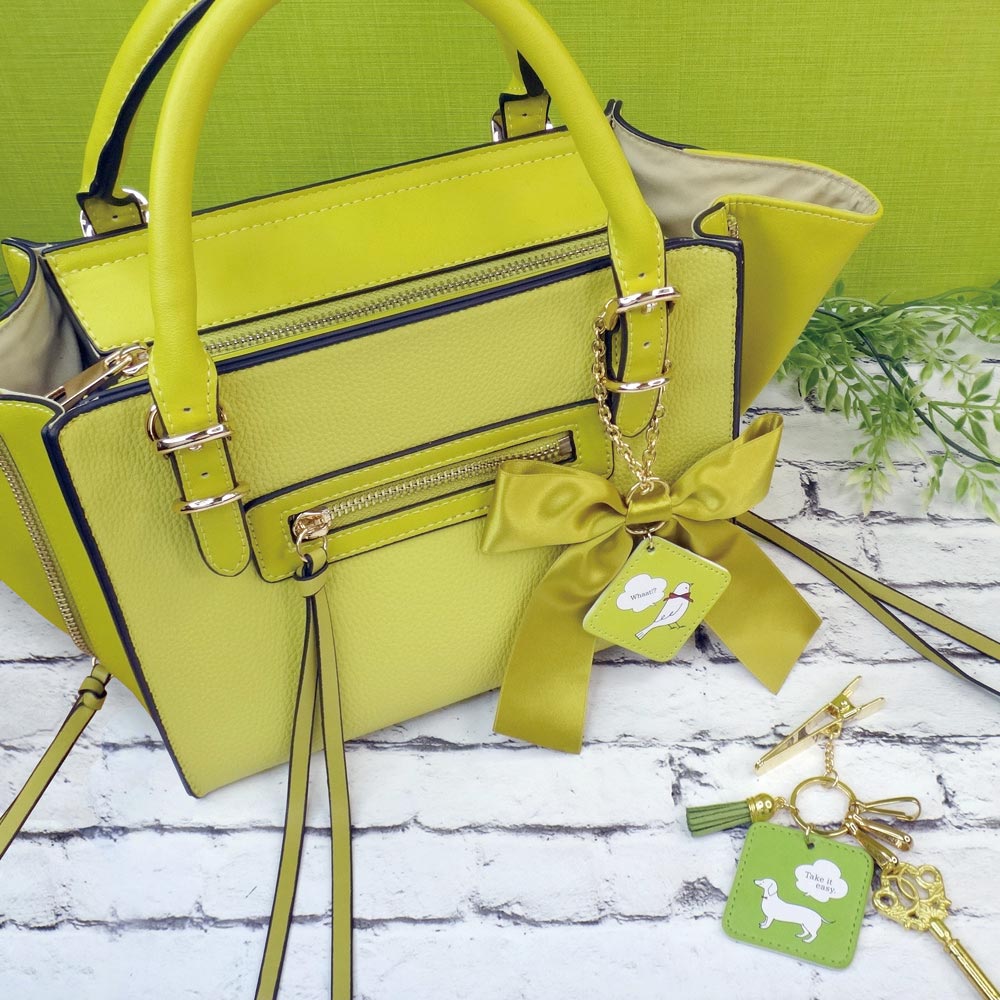 【現行販売中】ロエベ　チャーム　バッグチャーム　鏡　ミラー　デコレーション un LOEWE(ロエベ) バッグチャーム(レディース) - 海外通販のBUYMA