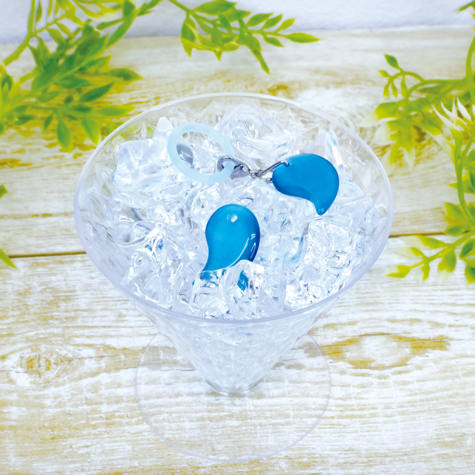 アンブレラマーカー 勾玉 25mmチャーム パウダーブルーリング 台紙入り