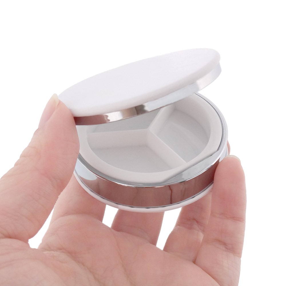 PU製コンパクトピルケース マカロン (丸型) ホワイト 無地 【在庫限り】