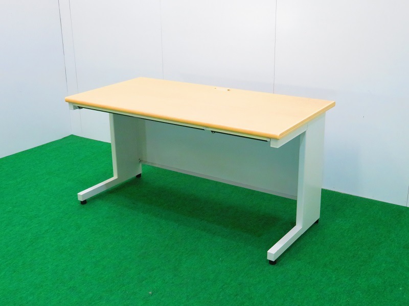PLUS/プラス OAデスク/平机 SP-T147H W140㎝×D70㎝ 良品