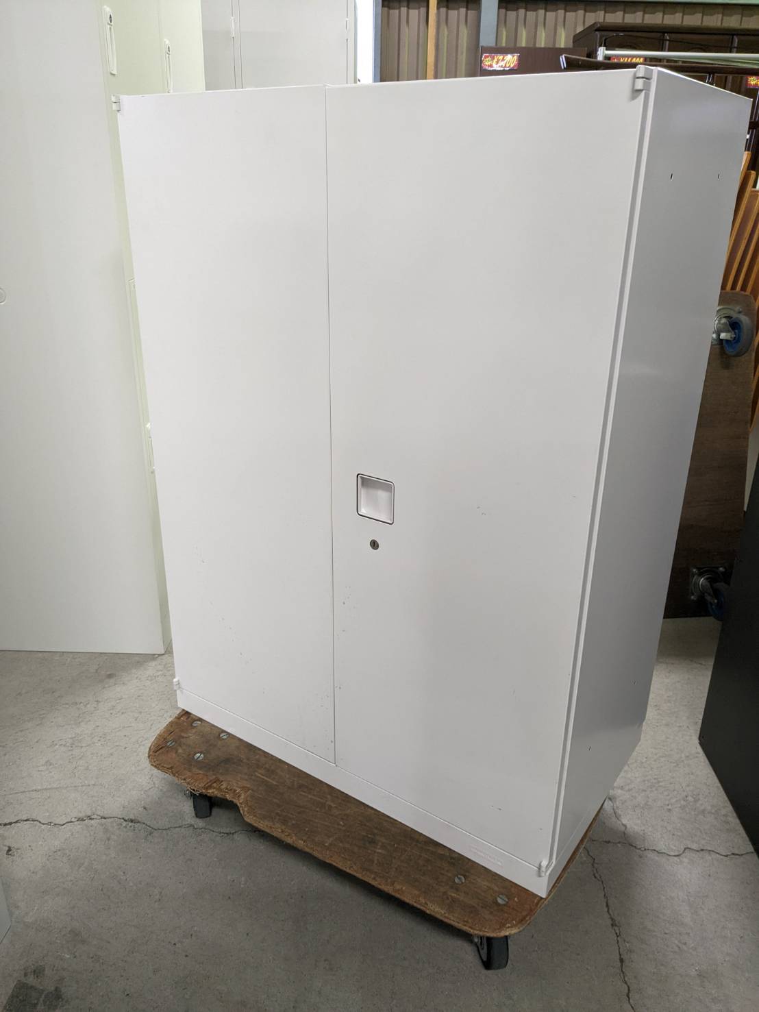 okamura製 両開き書庫 レクトライン 4T313Y ZA75 カギあり W800×D450×H1100 