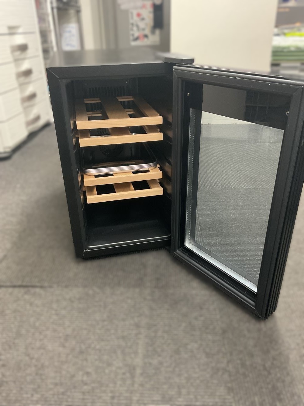 PlusQ ワインセラー 8本収納 ホワイト PlusQ 8ボトルワインセラー