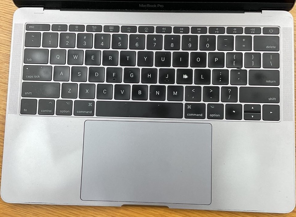 Apple MacBook Pro 13インチ 2017 A1708 【通電確認済み】