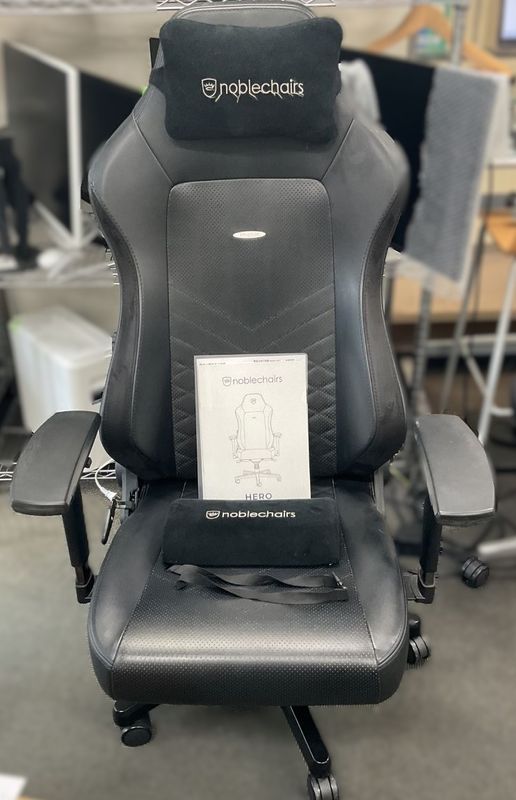 noblechairs HERO �֥�å����ǥ������ �����ߥ󥰥�����