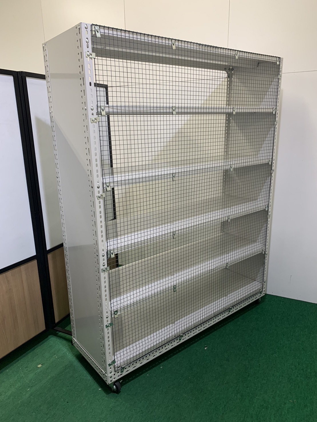 �᡼�������������㥹�����դ������������å���W1510��D460��H1900