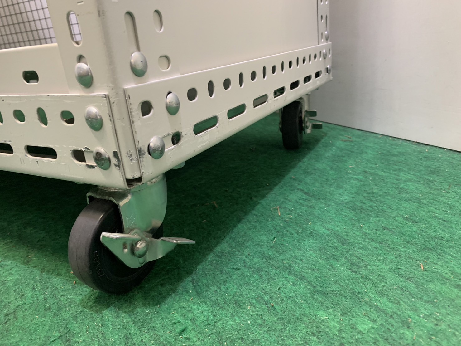 �᡼�������������㥹�����դ������������å���W1510��D460��H1900