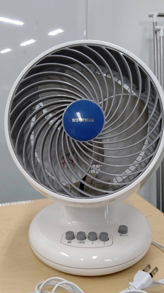 中古 アイリスオーヤマ 扇風機 サーキュレーター CFA-182-W 2014年式