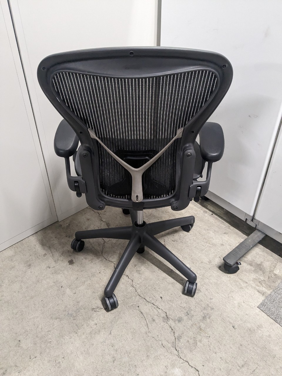Herman Miller �ϡ��ޥ�ߥ顼�� ɪ�ե�������AE113AWB-0001