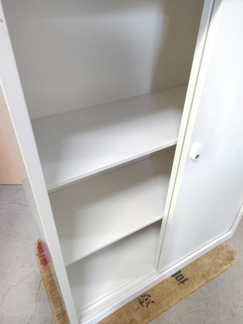 SEIKO製 引き違い書庫 ALZ-S34 鍵付き W880 x D380 x H1110 