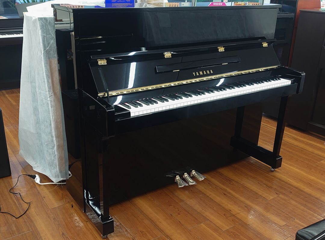 【中古品】ヤマハ アップライトピアノ YM5 #6226108