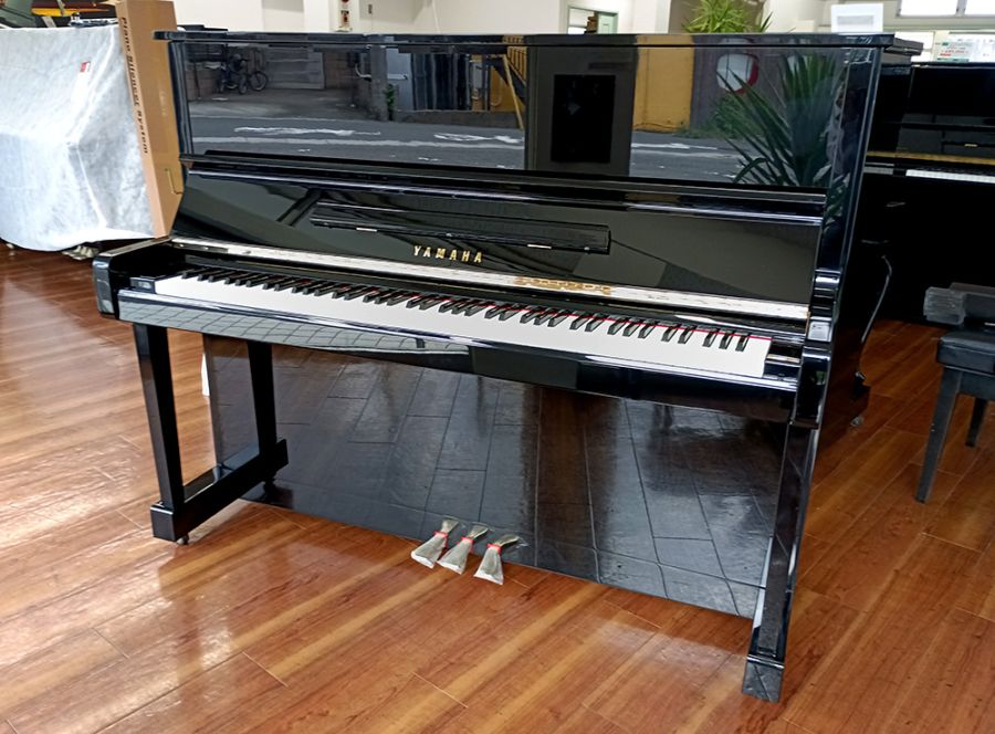 ＜今月の特売品＞【中古品】　ヤマハ アップライトピアノ MC10Bl #4697762＋消音機能
