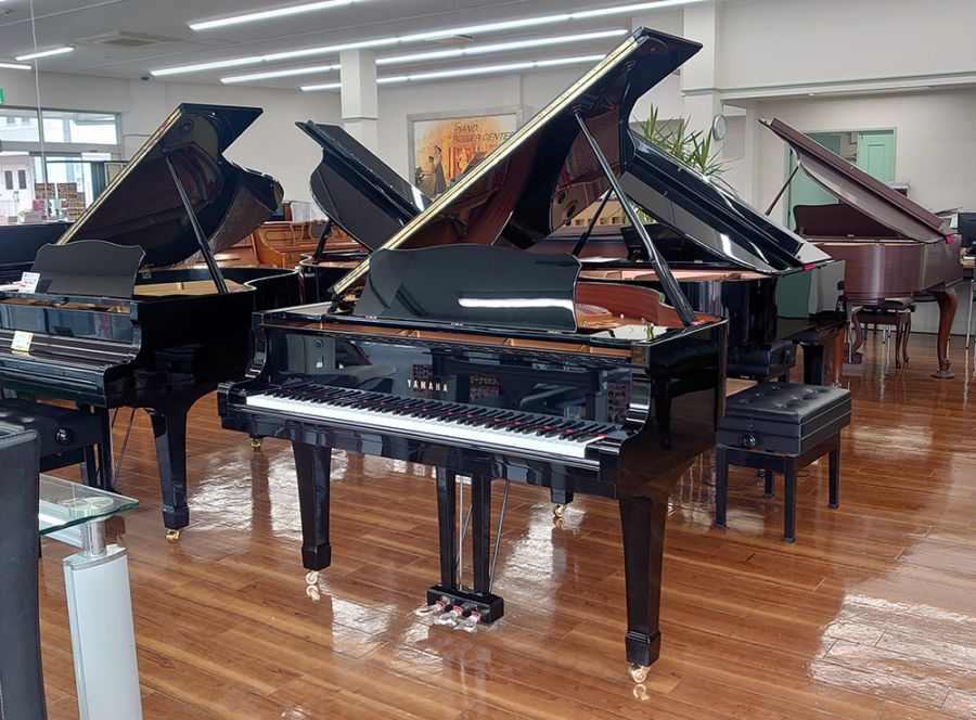 【中古品】　ヤマハ グランドピアノ C1L #5851233