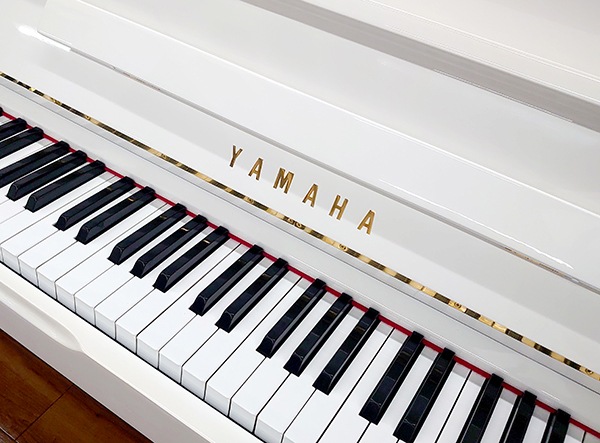 【中古品】 ヤマハ アップライトピアノ M1A #1512919 【白塗ピアノ】