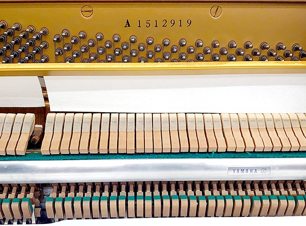 【中古品】 ヤマハ アップライトピアノ M1A #1512919 【白塗ピアノ】