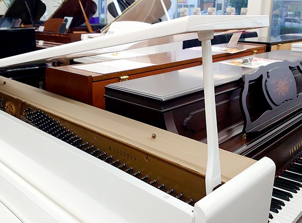 【中古品】 ヤマハ アップライトピアノ M1A #1512919 【白塗ピアノ】