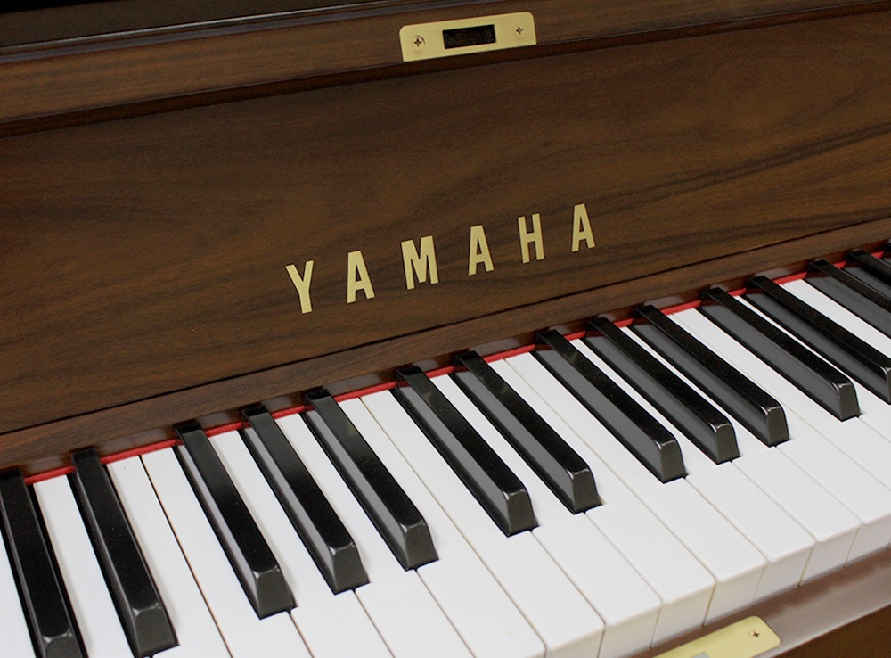 【中古品】 ヤマハ アップライトピアノ W101 #2681852 【木目ピアノ】