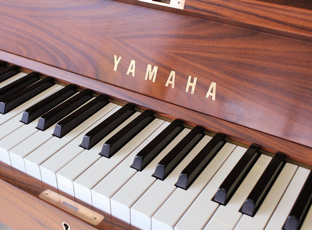 ヤマハ アップライトピアノ W101 #2473092【木目ピアノ】 【訳あり特価