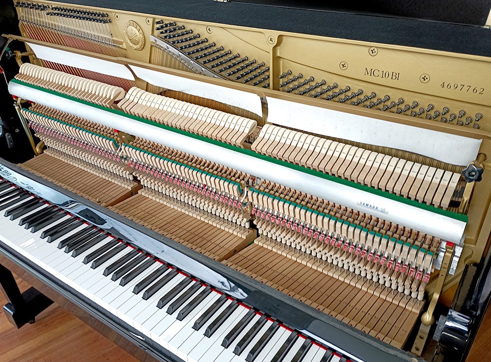ヤマハピアノ MC10Bl #4697762＋消音機能 【中古品】｜ピアノパワー