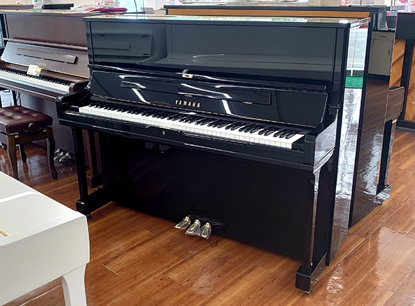 M*i様 本州限定【送料据付込み】美品 YAMAHA アップライトピアノ 黒色 ヤマハ アップライトピアノ | 大阪・本町のピアノ専門店「三木