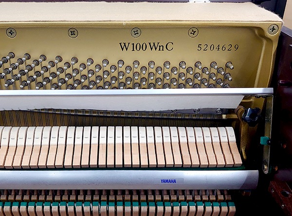 【中古品】 ヤマハ アップライトピアノ W100WnC #5207460 【木目ピアノ】