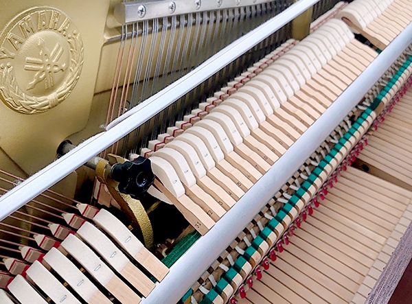 【中古品】 ヤマハ アップライトピアノ W100WnC #5207460 【木目ピアノ】