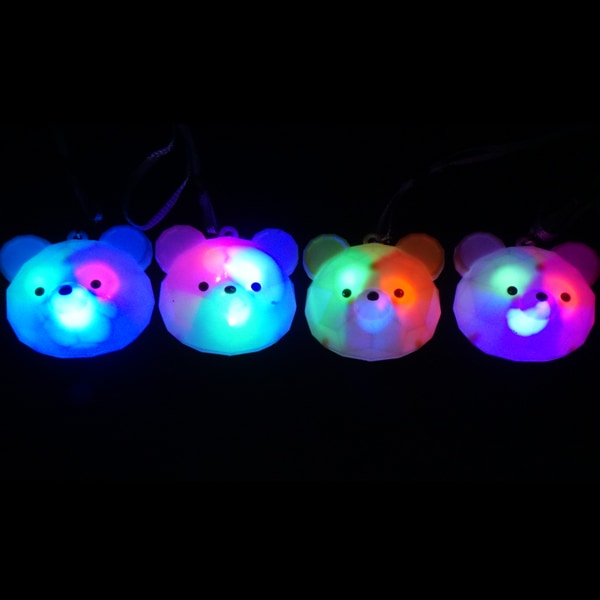 フラッシュダイカットペンダント くまちゃん [1箱 24個入]