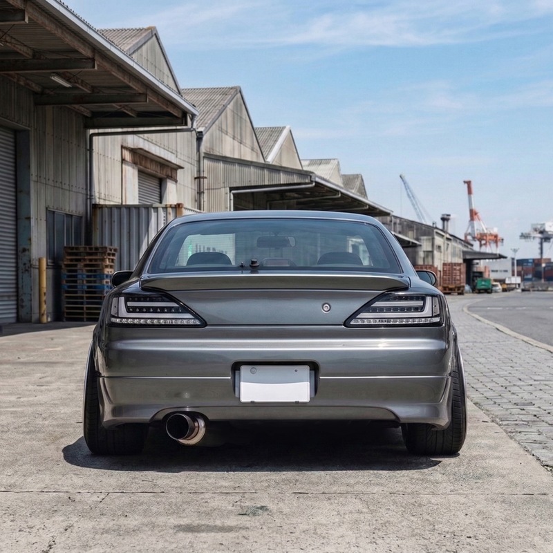 S15 シルビア / ヴァリエッタ<br>流れるウインカー サイドマーカー付き<br>ファイバーLEDテールランプ<br>ブラック/クリアー