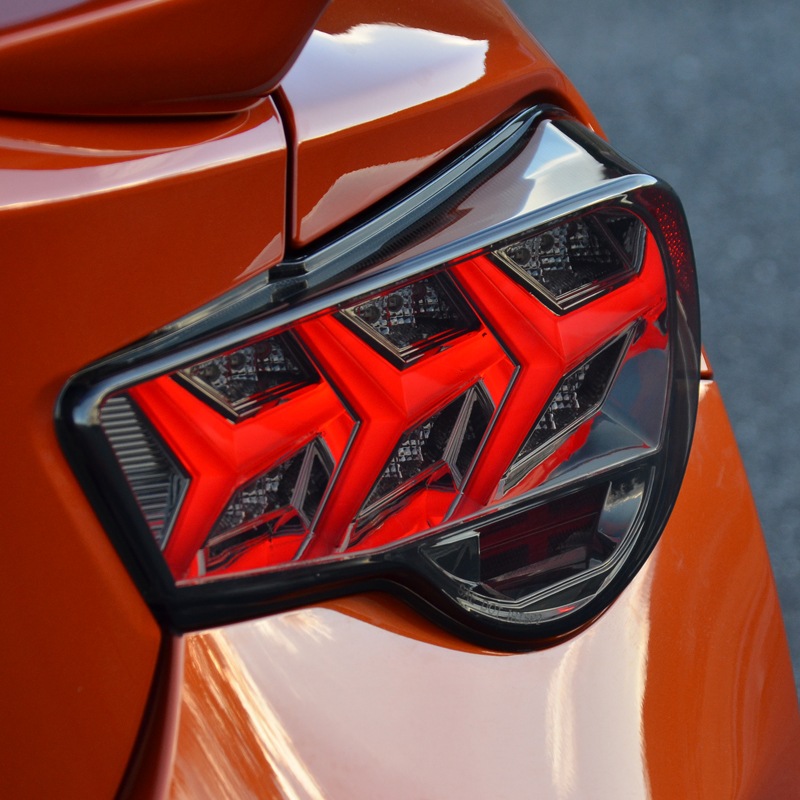 FT-86 / BRZ / FRS<br>流れるウインカータイプ<br>ファイバーLEDテールランプ Ｖ３<br>スモーク