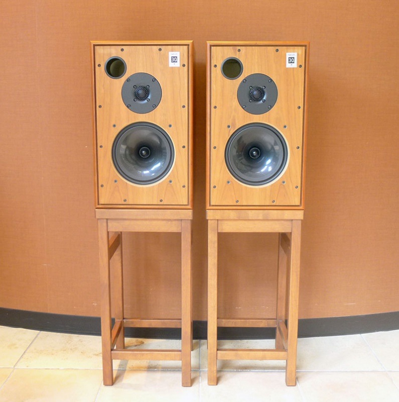 Monitor30.1��HSS-30C / HARBETH �����