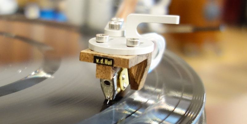 The Crimson XGW / Van Den Hul