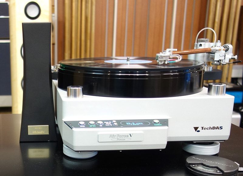 ION-001 Vinyl Ionizer / DS Audio