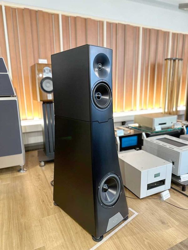 VANTAGE3 LIVE / YG Acoustics