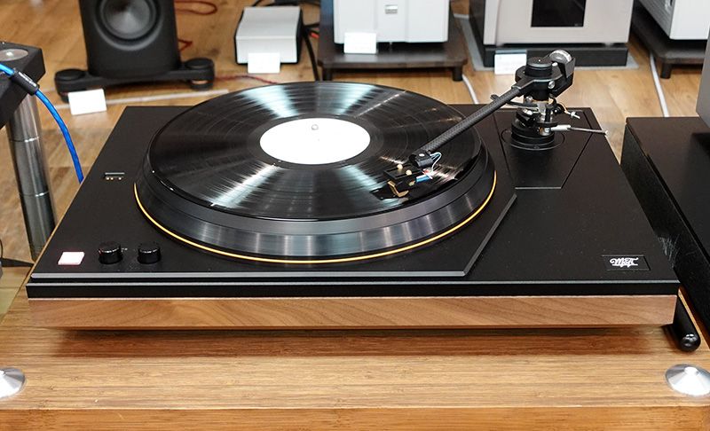 MasterDeck / MoFi Electronics