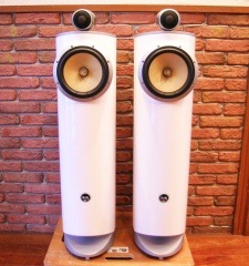 Signature Diamond / B&W �����