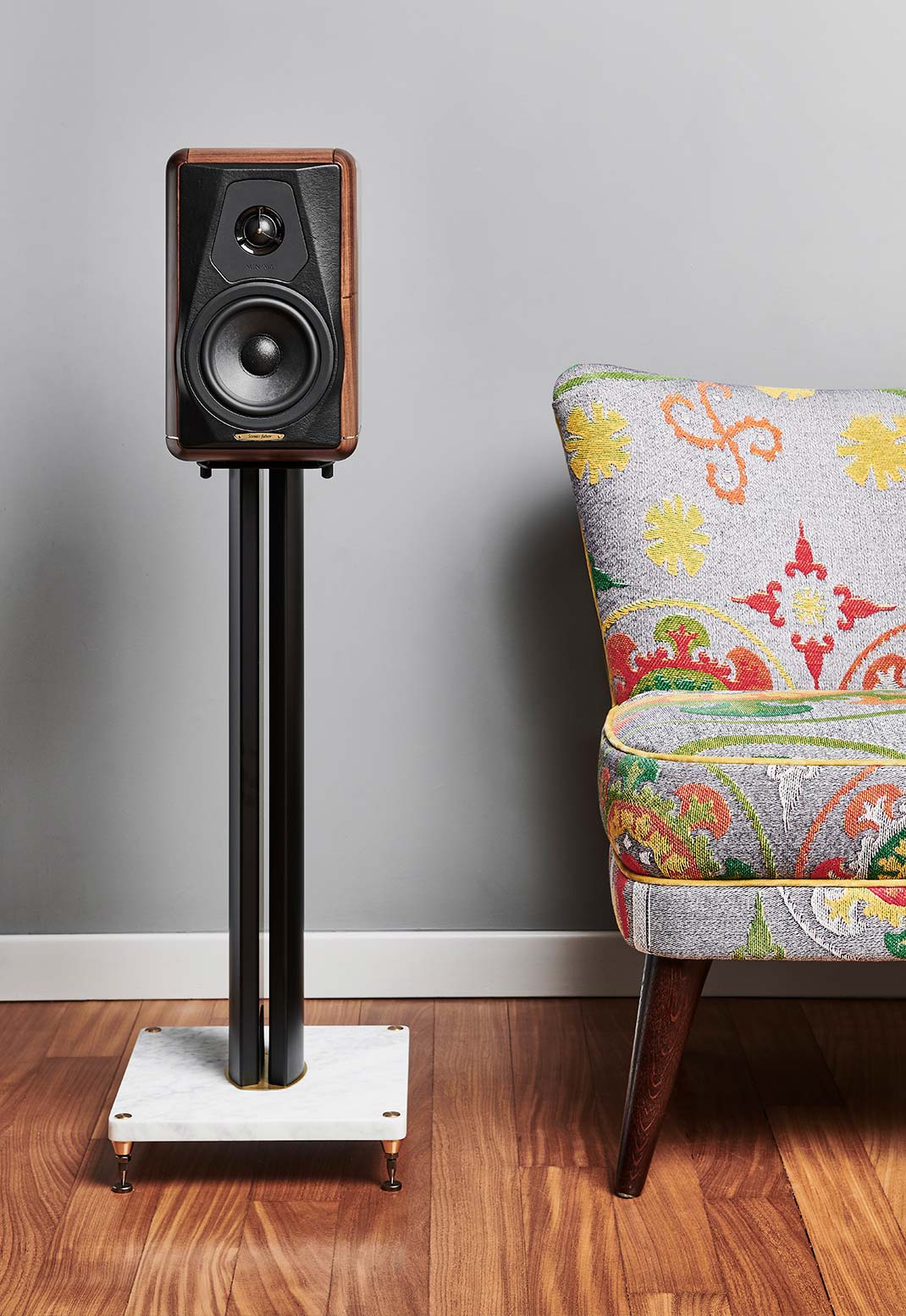 Sonus Faber　ソナスファベール　 Minima Amator ソナス・ファベール「MINIMA AMATOR Ⅱ」木質感溢れる意匠に相応しい