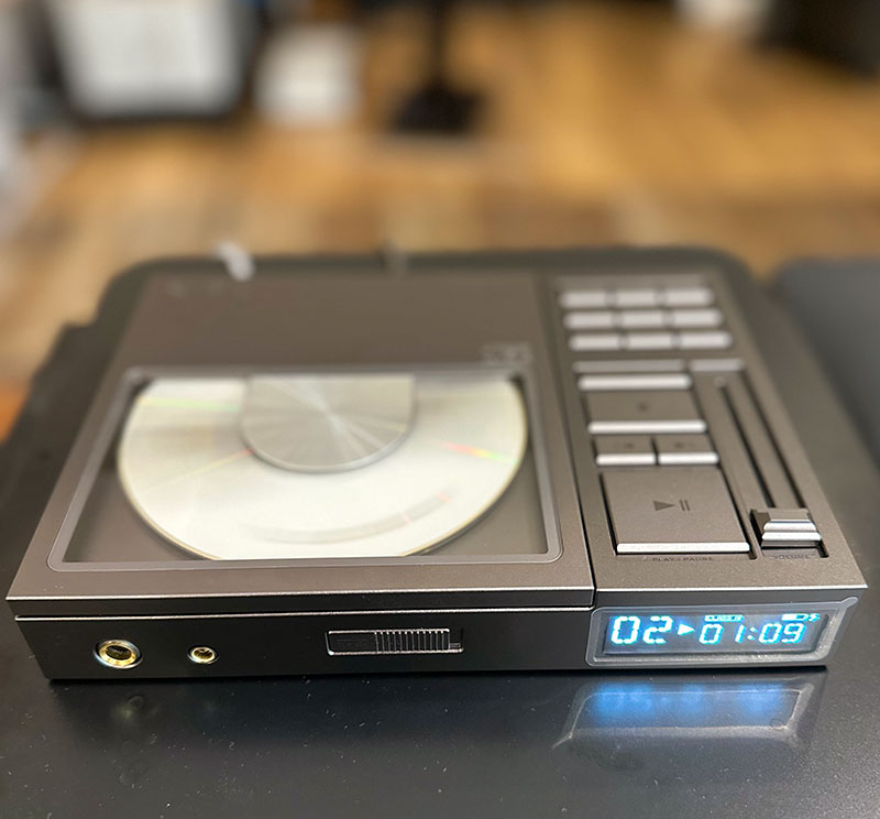 炎*馨様 DUNU CDプレーヤー CONCEPT R DUNU「CONCEPT R」は「音楽を聴く楽しさ」を思い出させる逸品だ。同社