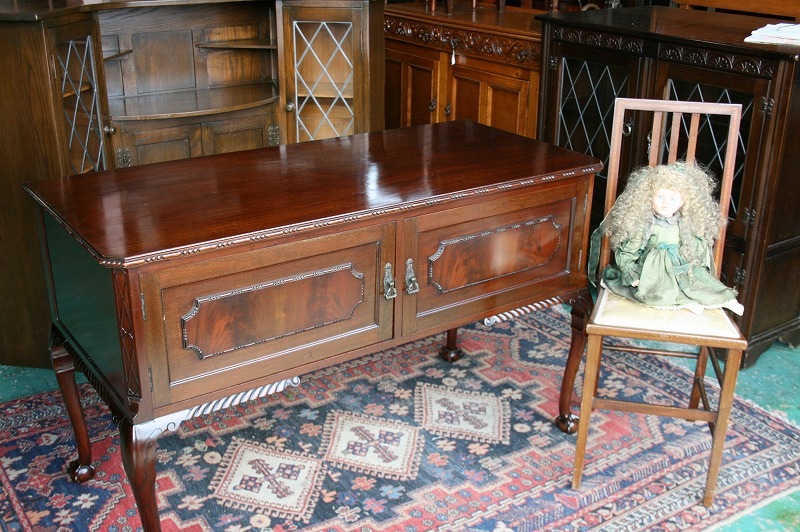 送料込価格　英国 イギリス アンティーク サイドボード ビンテージ レトロ イギリス アンティーク 家具 サイドボード キャビネット リビング